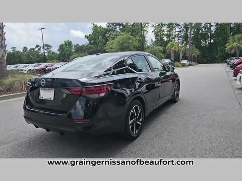 Used 2025 Nissan Sentra SV FWD image 31