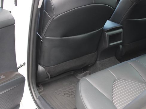 Used 2022 Toyota Camry SE image 40