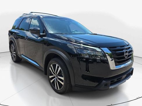 Used 2025 Nissan Pathfinder Platinum w/ Cargo Package AWD/4WD image 3