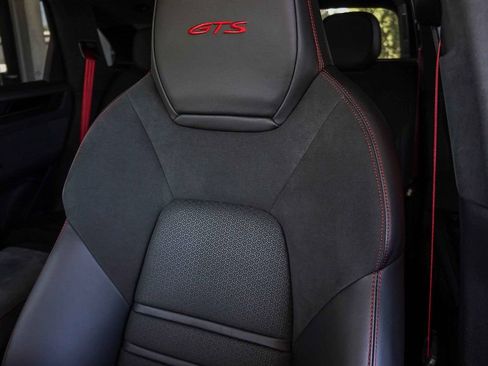 Used 2025 Porsche Cayenne GTS AWD/4WD image 25