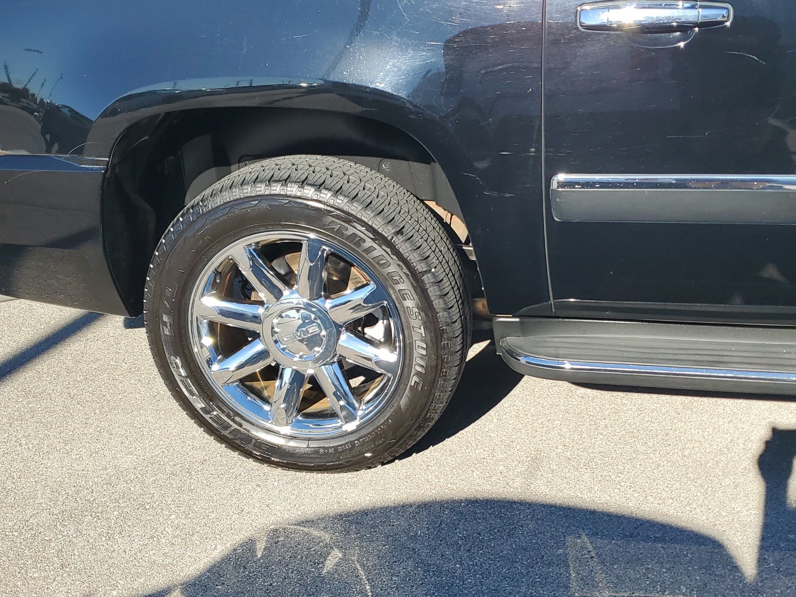 Used 2012 GMC Yukon XL Denali AWD/4WD image 5