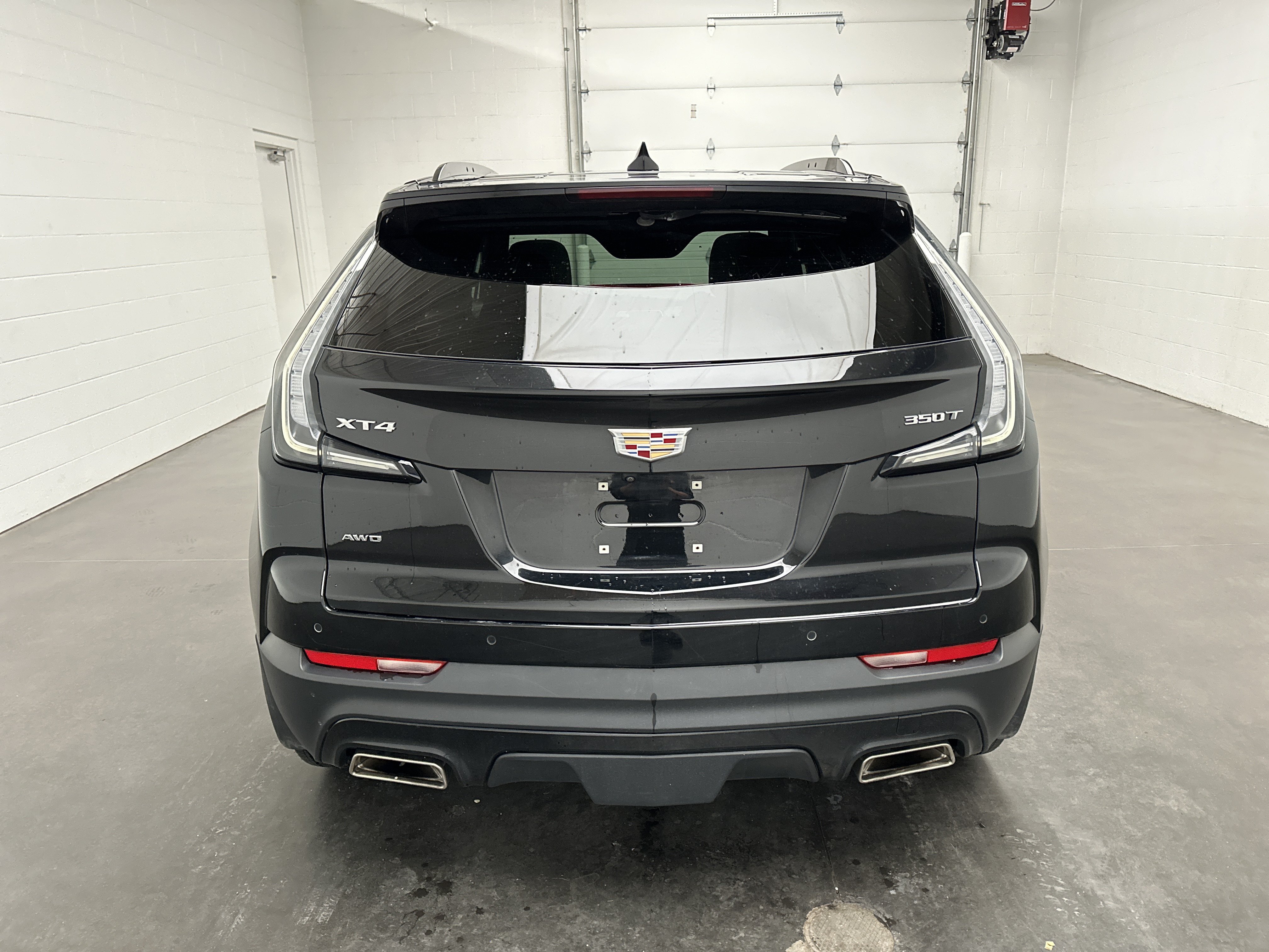 Used 2023 Cadillac XT4 Sport w/ Sun And Sound Package AWD/4WD image 9