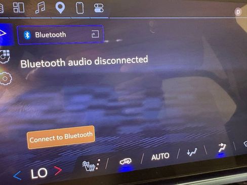 Used 2025 Chevrolet Equinox EV LT w/ Convenience Package image 33