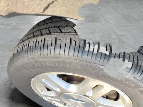 Used 2004 Ford Freestar Limited FWD image 18