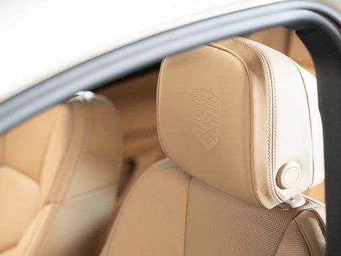 Certified 2026 Porsche Macan AWD/4WD image 24