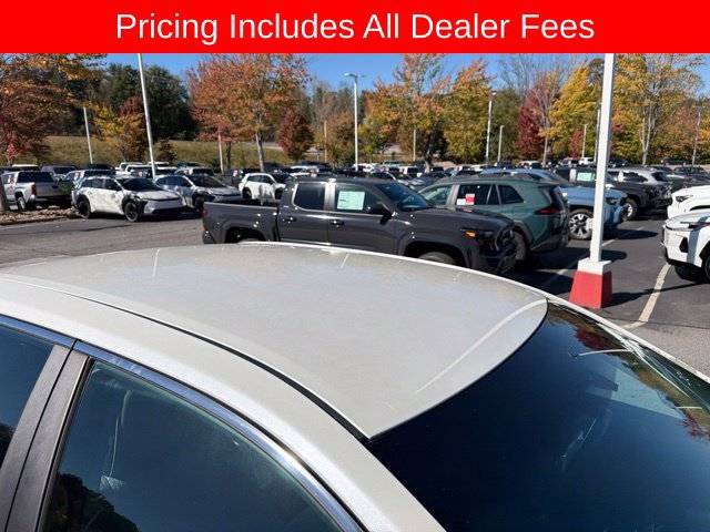 Used 2015 Toyota Camry SE FWD image 10
