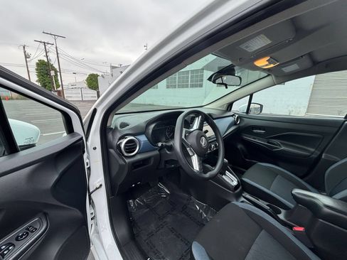 Used 2025 Nissan Versa SV FWD image 34