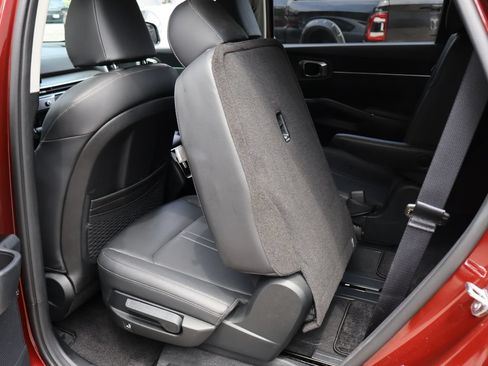 Certified 2025 Kia Sorento SX AWD/4WD image 13