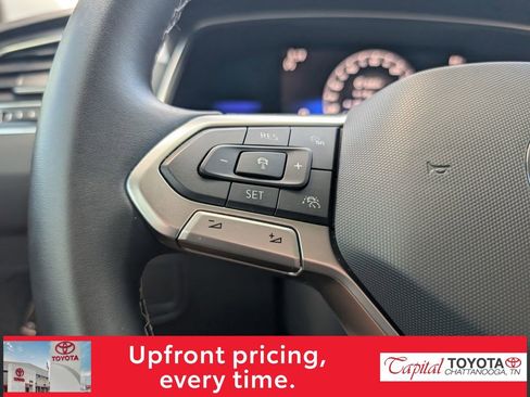 Used 2022 Volkswagen Tiguan SE image 17