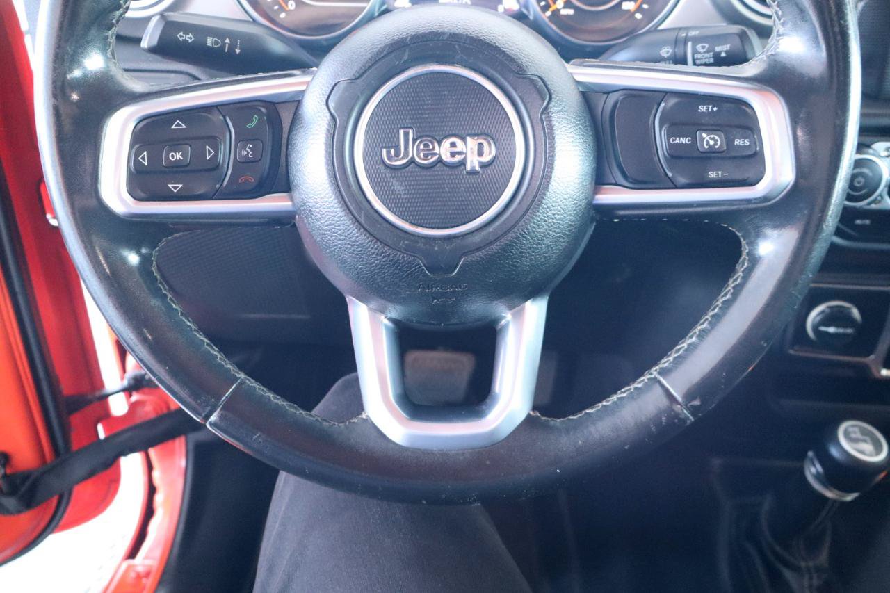 Used 2019 Jeep Wrangler Unlimited Sahara AWD/4WD image 25