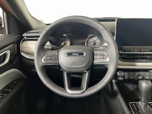 Used 2026 Jeep Compass Limited image 19