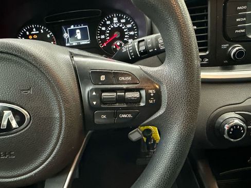 Used 2017 Kia Sorento LX image 25