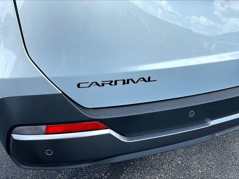New 2027 Kia Carnival SX w/ Dark Edition Package FWD image 14