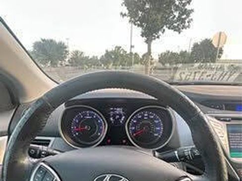 Used 2013 Hyundai Elantra Limited w/ Technology Pkg FWD image 6
