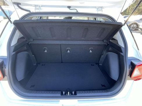 Certified 2025 Hyundai Venue SEL image 8