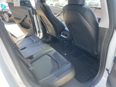 Used 2021 Tesla Model Y Long Range AWD/4WD image 19