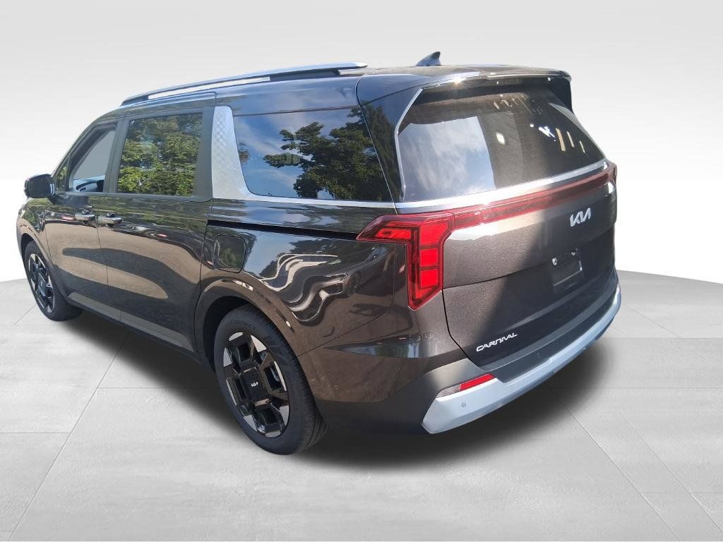 Certified 2026 Kia Carnival EX FWD image 7