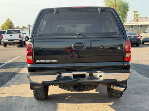 Used 2006 Chevrolet Silverado 2500 LT w/ Heavy-Duty Power Package AWD/4WD image 8