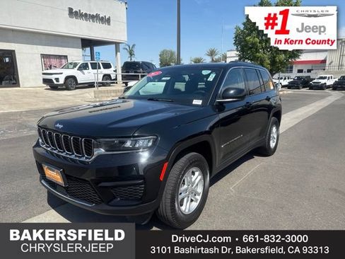 Certified 2023 Jeep Grand Cherokee Laredo AWD/4WD image 1