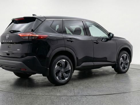 Used 2025 Nissan Rogue SV FWD image 9
