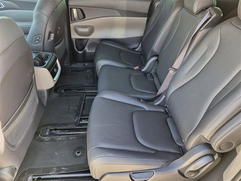 New 2026 Kia Carnival EX image 20
