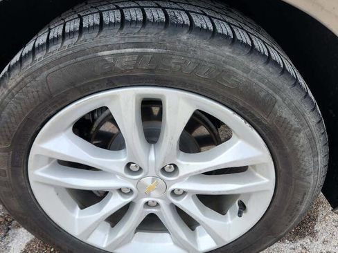 Used 2017 Chevrolet Malibu LT image 25