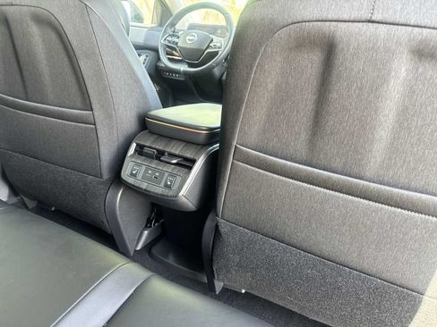 Used 2023 Nissan Ariya FWD image 15