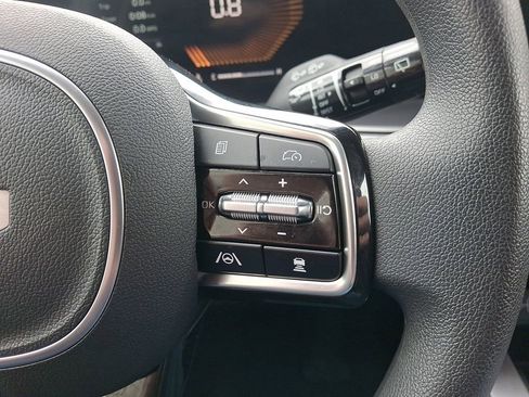 Used 2025 Kia Sorento LX FWD image 23
