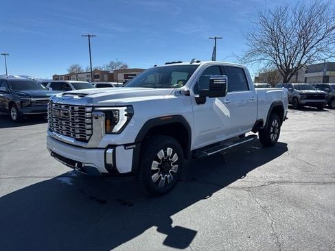 Used 2025 GMC Sierra 3500 Denali w/ Denali Reserve Package image 3