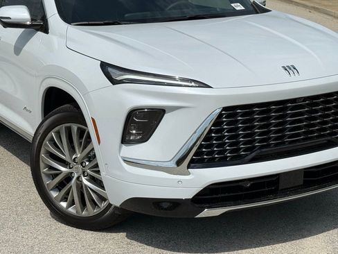 New 2026 Buick Enclave Avenir w/ Super Cruise Package image 6