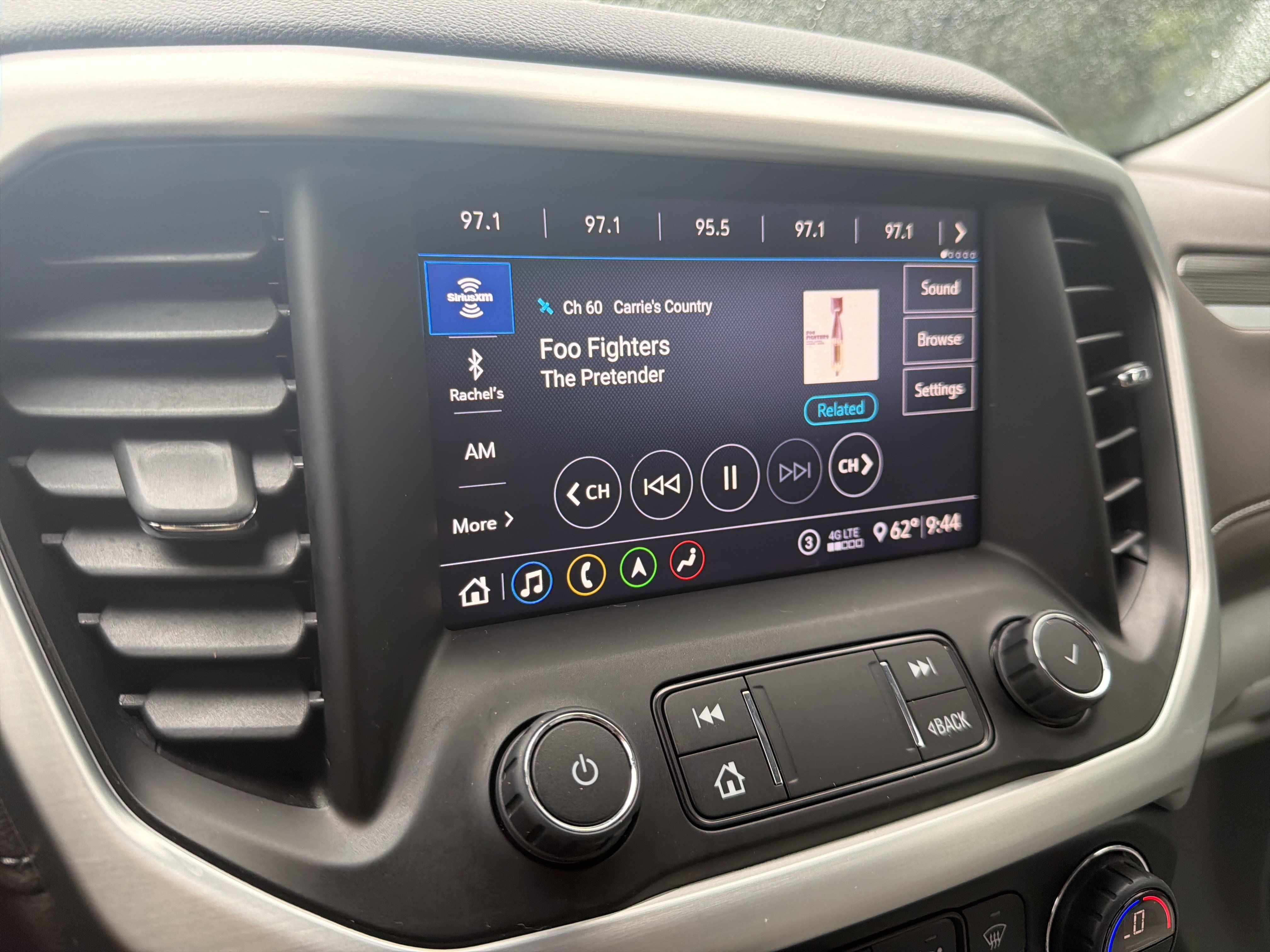 Used 2020 GMC Acadia SLT w/ Driver Alert Package II FWD image 25