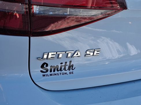 Used 2017 Volkswagen Jetta SE image 30