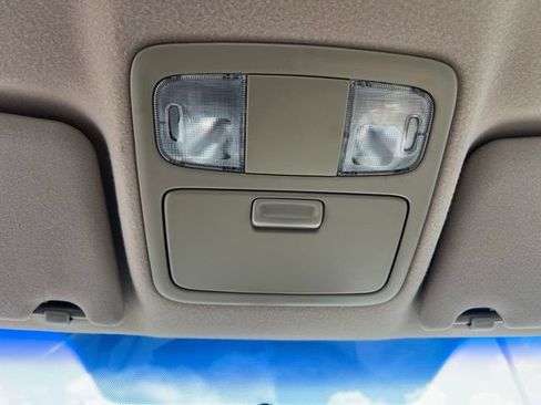 Used 2004 Toyota Camry LE FWD image 18