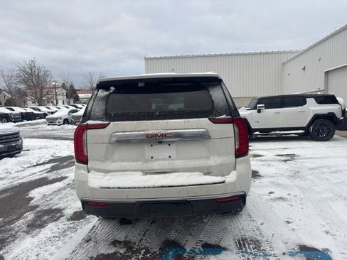 Used 2022 GMC Yukon SLT w/ SLT Premium Package image 6