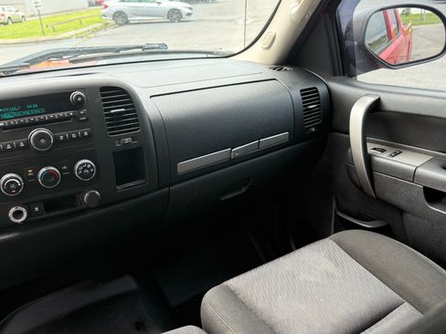 Used 2011 Chevrolet Silverado 1500 LT AWD/4WD image 9
