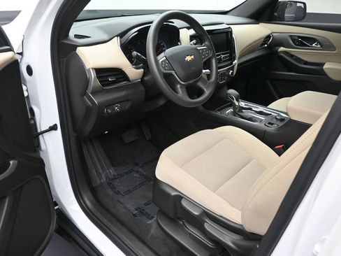 Used 2023 Chevrolet Traverse LS FWD image 11