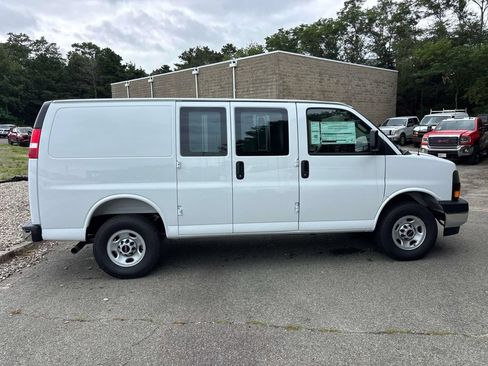 New 2026 GMC Savana 2500 w/ Driver Convenience Package RWD image 3