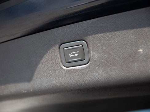 Used 2021 Chevrolet Blazer LT AWD/4WD image 26