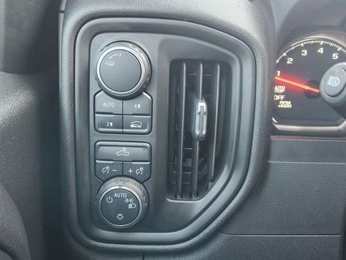 Used 2023 Chevrolet Silverado 1500 Custom image 24