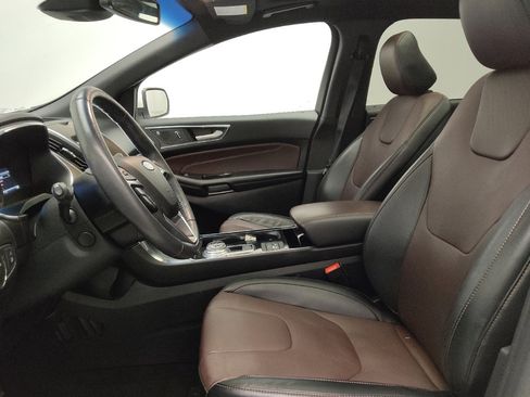 Used 2020 Ford Edge Titanium w/ Equipment Group 301A FWD image 17