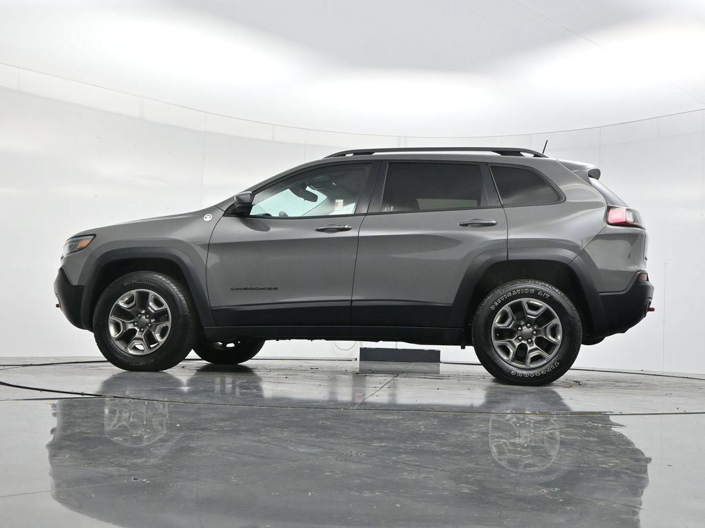 Used 2019 Jeep Cherokee Trailhawk w/ Cold Weather Group AWD/4WD image 49