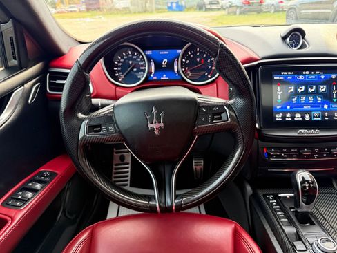 Used 2018 Maserati Ghibli image 25
