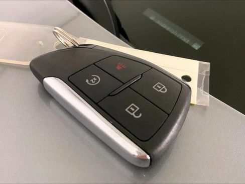 Used 2026 Chevrolet Equinox LT FWD image 12