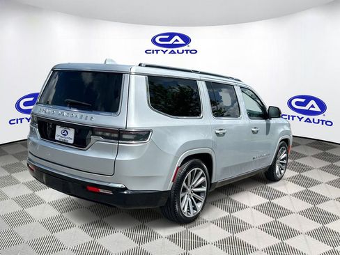 Used 2023 Jeep Grand Wagoneer 4WD image 3