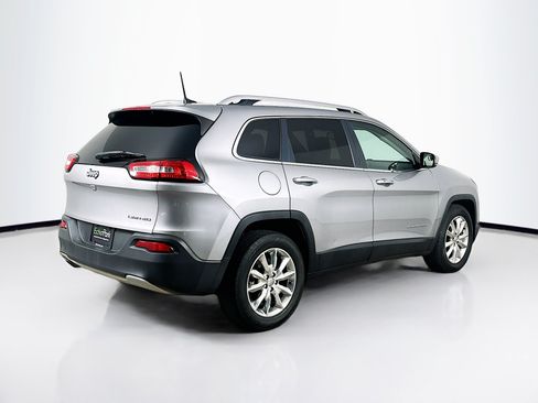 Used 2016 Jeep Cherokee Limited FWD image 9