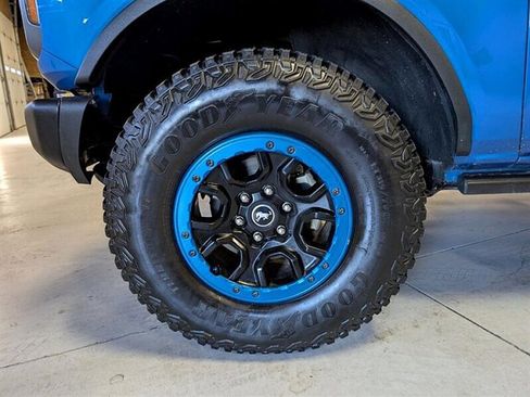 Used 2023 Ford Bronco Badlands image 15