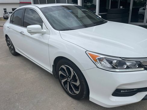 Used 2016 Honda Accord EX-L image 4