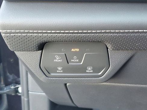 New 2026 Volkswagen Atlas SE image 28