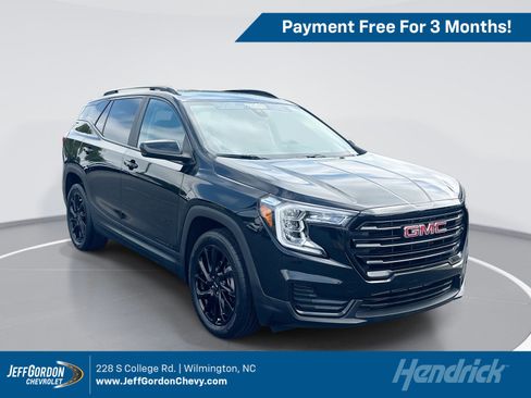 Used 2023 GMC Terrain SLE w/ Driver Convenience Package FWD image 1