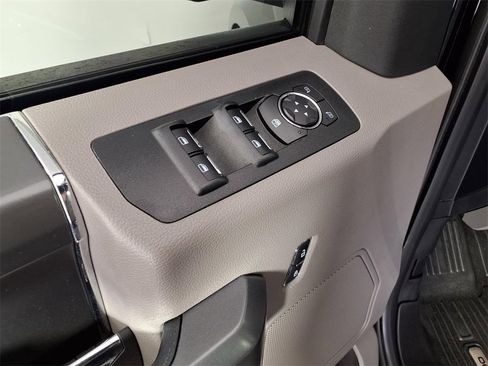 Used 2018 Ford F150 XLT w/ Equipment Group 302A Luxury image 16